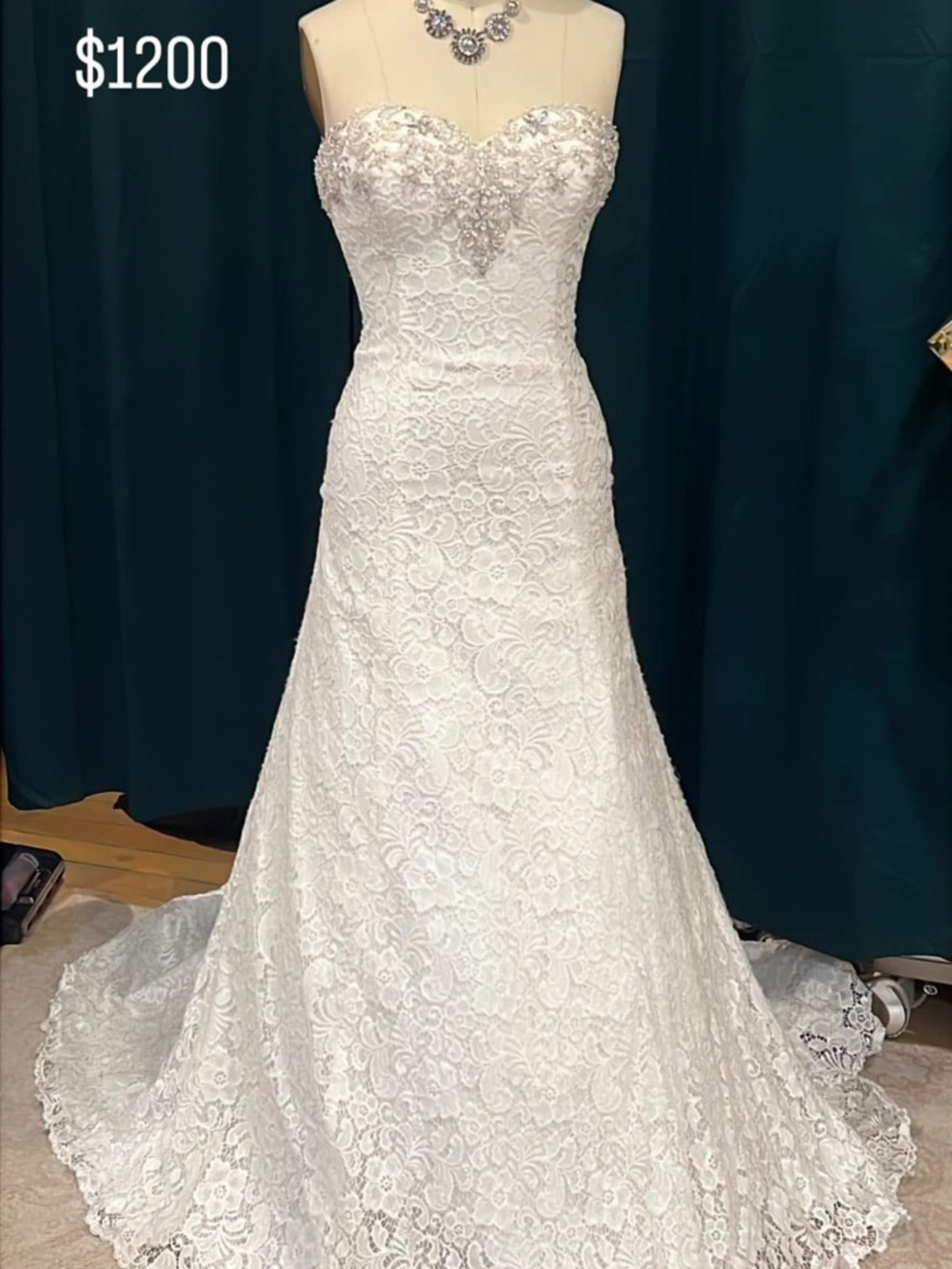Strapless Lace Wedding Dress in White with Sweetheart Neckline